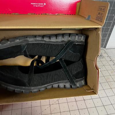 2 Pair of Skechers Memory FOAM NEW Mary Janes 