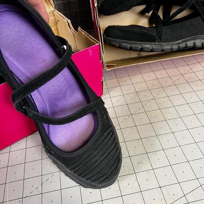 2 Pair of Skechers Memory FOAM NEW Mary Janes 