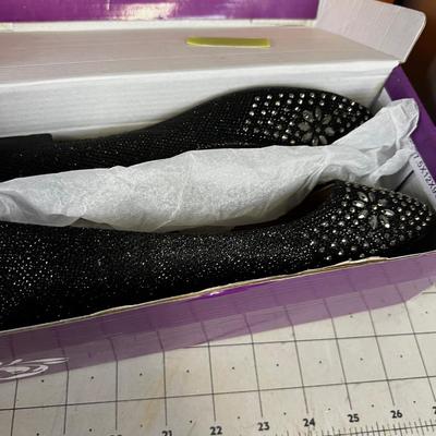 Mostly NEW! Odd Lot of NEW SHOES - Many Smaller Sizes