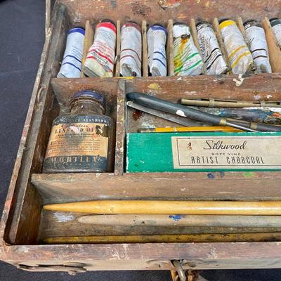 Vintage Artist Wooden Painting Field Traveling Case with Paints and Accessories
