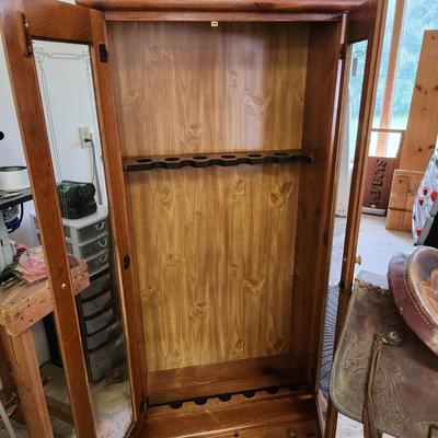 Wood Gun Case with Storage and  key 29wx13dx68"