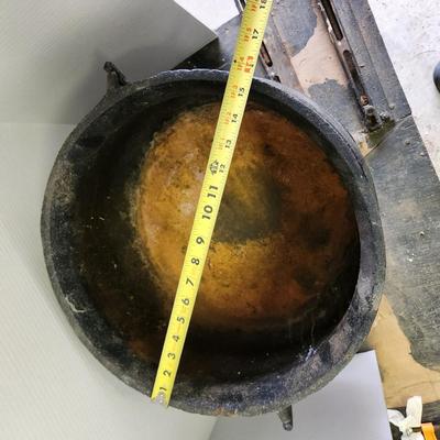 Antique 8 Gallon 3 Legged Cast Iron Cauldron Kettle Pot Baltimore  MD