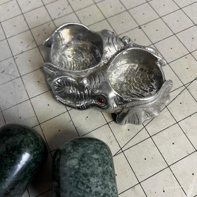 Arthur Court Elephant with Green  Salt & Pepper Set 