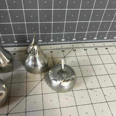 2 sets of Apple & Pear S & P 