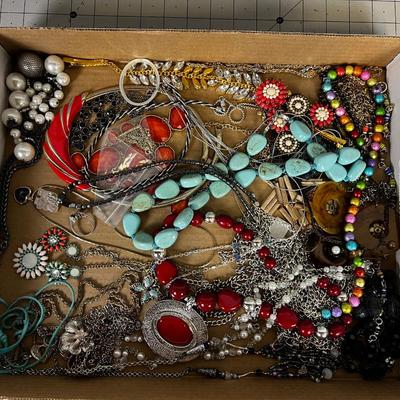 Tray of Vintage and Contemporary Costume Jewelry Necklaces