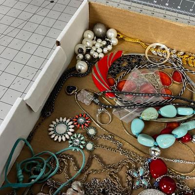 Tray of Vintage and Contemporary Costume Jewelry Necklaces