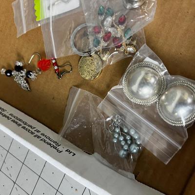 Earrings with Silver Filigree Butterfly Ring 