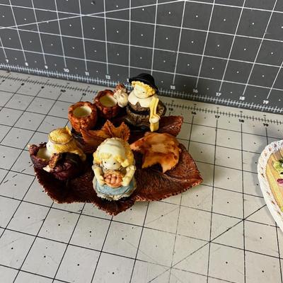 3 Little Tea Pot Sets for DÃ©cor' Miniature: School Bears, Thanksgiving and Roses. 