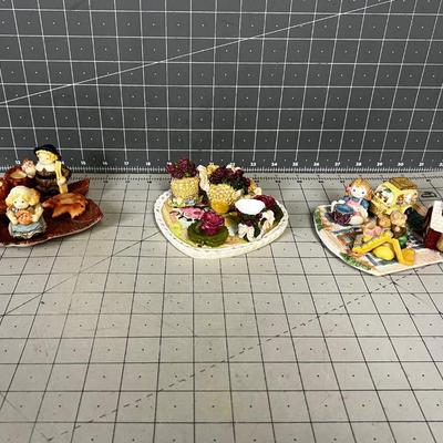 3 Little Tea Pot Sets for DÃ©cor' Miniature: School Bears, Thanksgiving and Roses. 