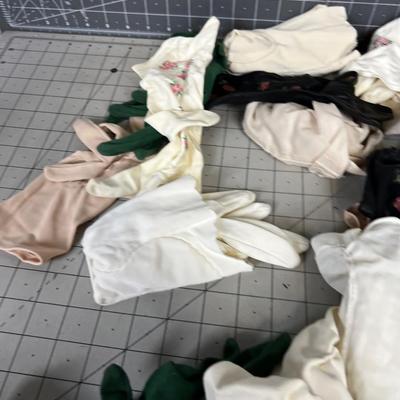 Large Pile of VINTAGE Ladies Gloves 