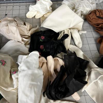 Large Pile of VINTAGE Ladies Gloves 