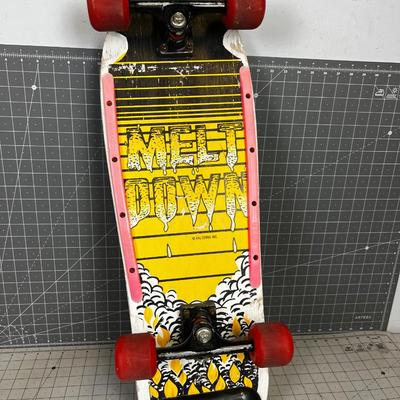 VALTERRA Melt Down Vintage Skateboard 