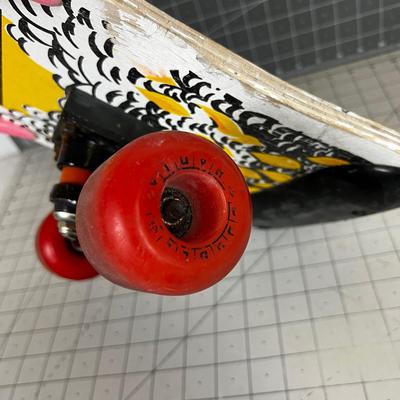 VALTERRA Melt Down Vintage Skateboard 