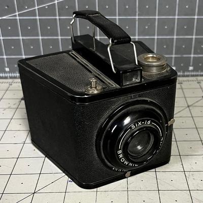 KODAK Brownie Special  Six16 