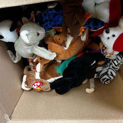 Giant Lot of BEANIE BABY'S (26) 