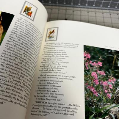 Birds and Flower of the 50 States commemorative Stamp Book 