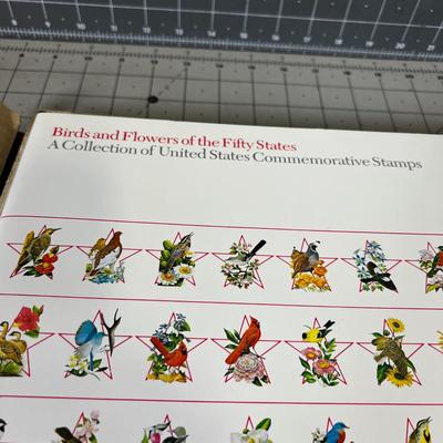 Birds and Flower of the 50 States commemorative Stamp Book 