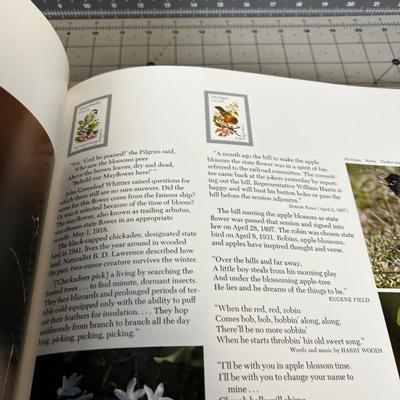 Birds and Flower of the 50 States commemorative Stamp Book 
