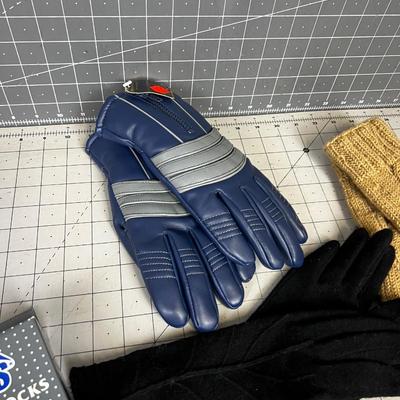 Vintage Gloves and Socks Plus Bonus TOE SOCKS