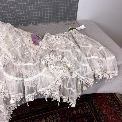 (6) MIMI,  Lace Shall -  NEW 