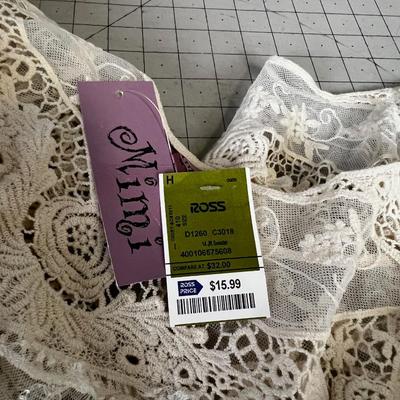 (6) MIMI,  Lace Shall -  NEW 