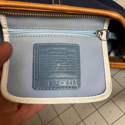 Genuine COACH Leather Daisy Cream Navy Blue Purse