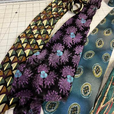 7 Vintage Ties; Bill Blass and Ralph Lauren 