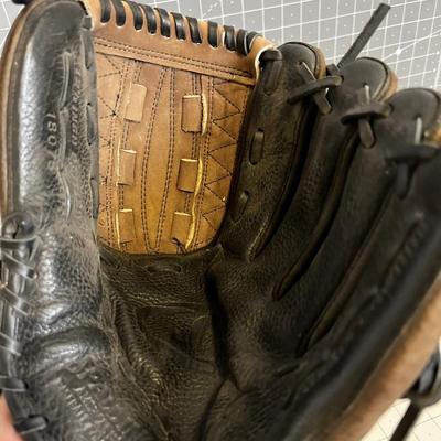 Spalding 12-1/2" Glove 
