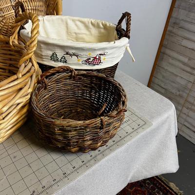 Lot of Big Baskets (4) 