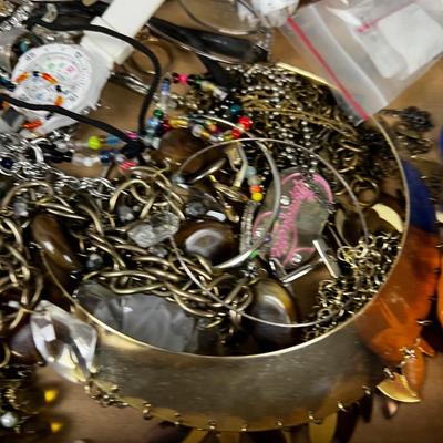 Tray of Jewelry All kinds