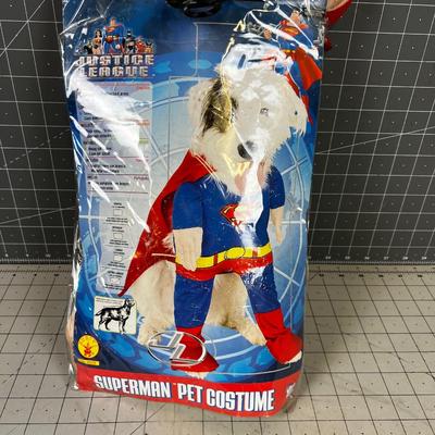 Size Extra Large Dog Costume of Super man (dog) 