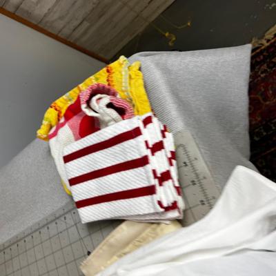 Extra Large Load of Dish Towels, Placemats and Table Clothes
