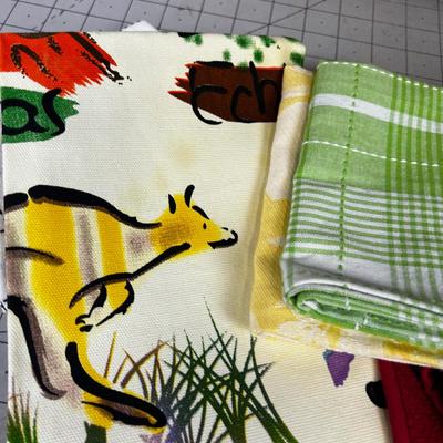 Extra Large Load of Dish Towels, Placemats and Table Clothes