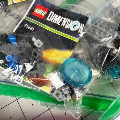 LEGO Dimensions  USB Portal Pad with Mini Parts and Figures like the Simpsons 