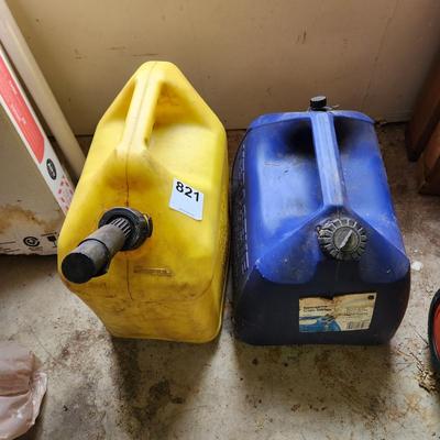 2 Fuel Containers Diesel  Kerosene
