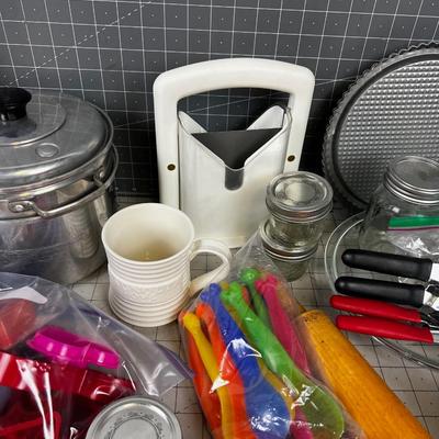 Large lot of Kitchen Items