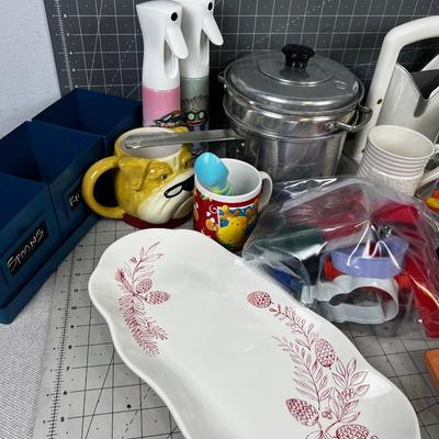 Large lot of Kitchen Items