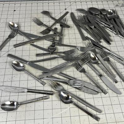 Bunch of Stainless Utensil, most with Airline Logs From European Airlines. 