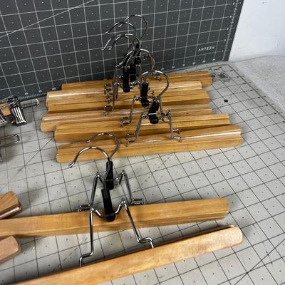 WOOD Hanger for pants and skirts 