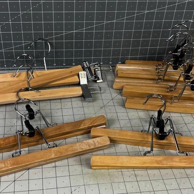 WOOD Hanger for pants and skirts 