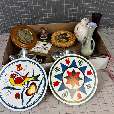 Tray of Musical and Vintage Fufu Stuff. 