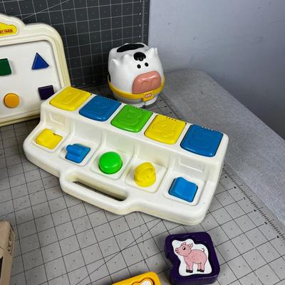 Large Grouping of NICE Toddler Toys