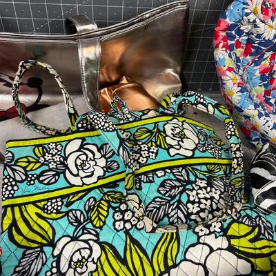 Huge Lot of Nice Bags Many Vera Bradley and Mickey Mouse. 