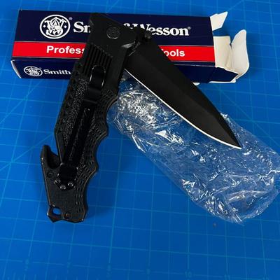 Smith & Wesson Boarder Guard Folding Knife
