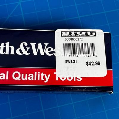 Smith & Wesson Boarder Guard Folding Knife