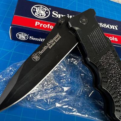 Smith & Wesson Boarder Guard Folding Knife
