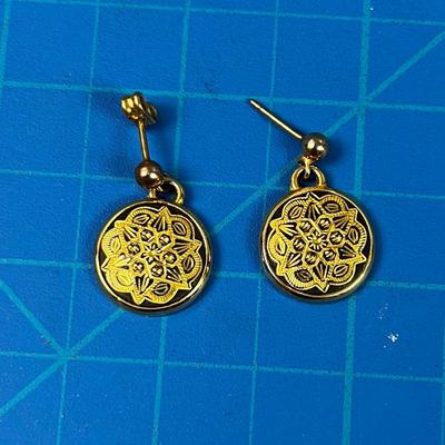 Gucci Branded Earrings Pair 