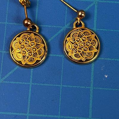 Gucci Branded Earrings Pair 