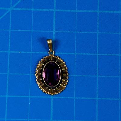 Amethyst and Gold Tone Setting, Pretty 