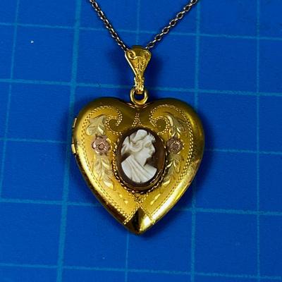 Cameo Locket, Gold Plated 